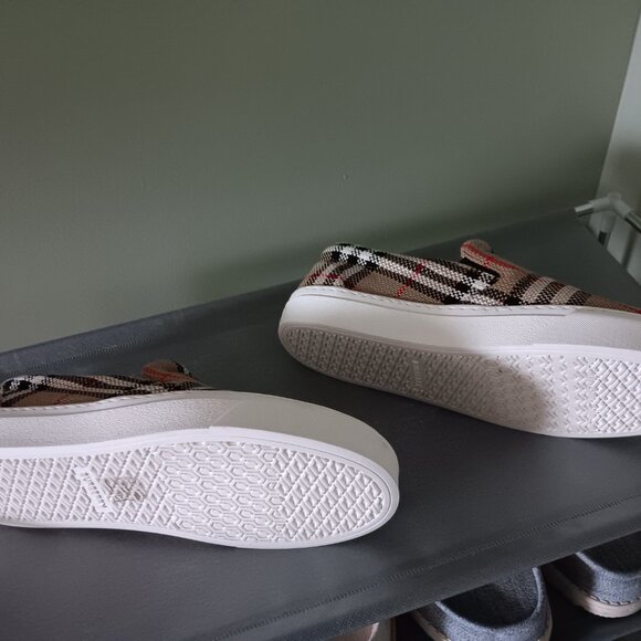 Brand New Never worn Authentic Burberry Thompson check espadrilles size 39.5 - Picture 2 of 4